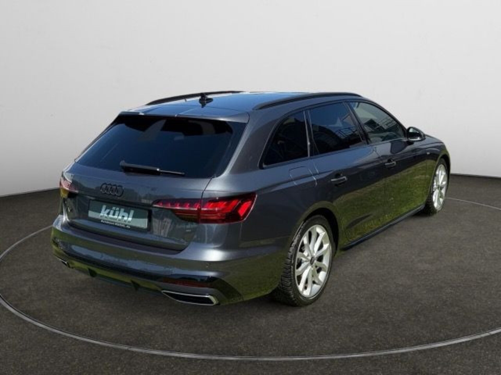 Audi A4 Avant S line