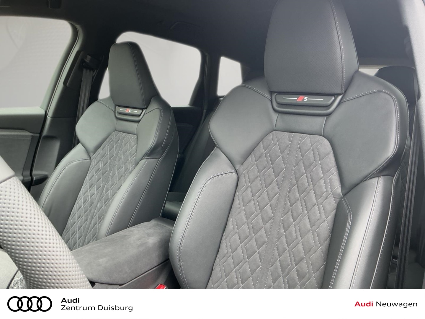 Bild über Audi Q6 SUV e-tron S line business e-tron quattro 315 kW - für weitere Informationen kontaktieren Sie den Audi Partner