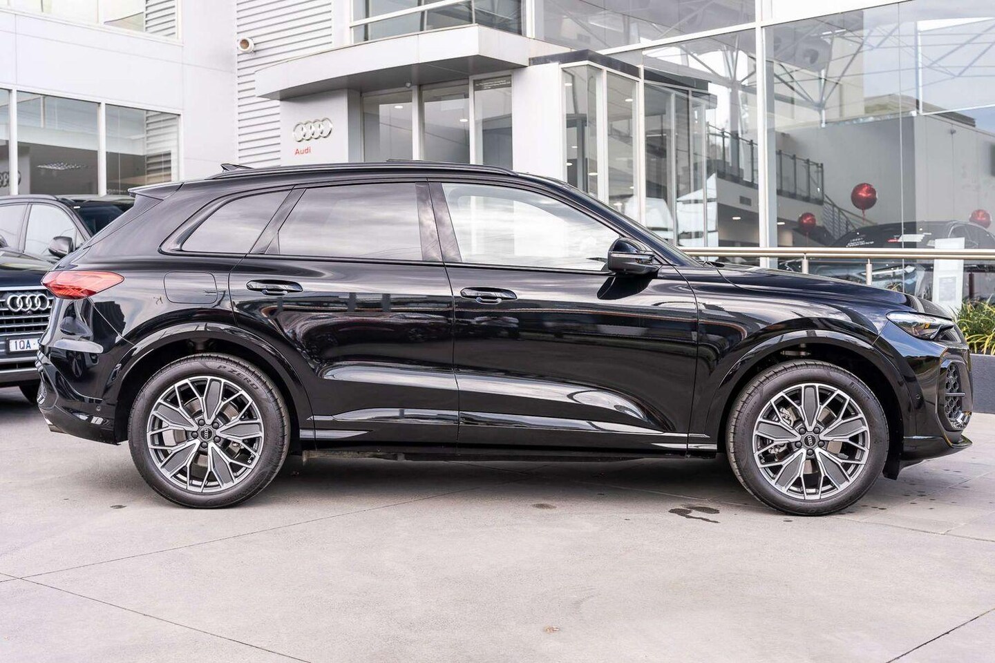 Image about Audi Q5 SUV TFSI quattro 200 kW sport