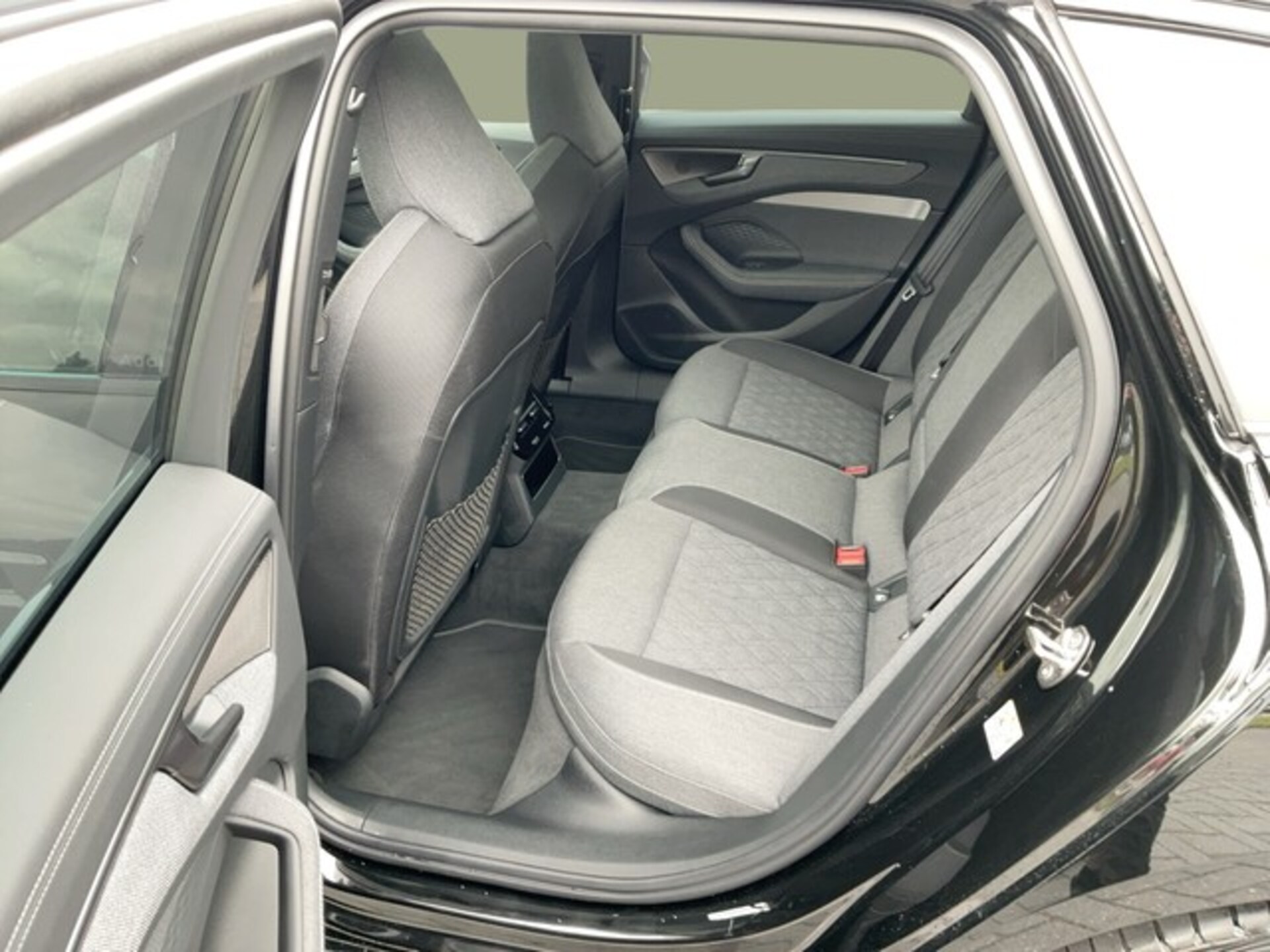 Audi A6 Avant edition one