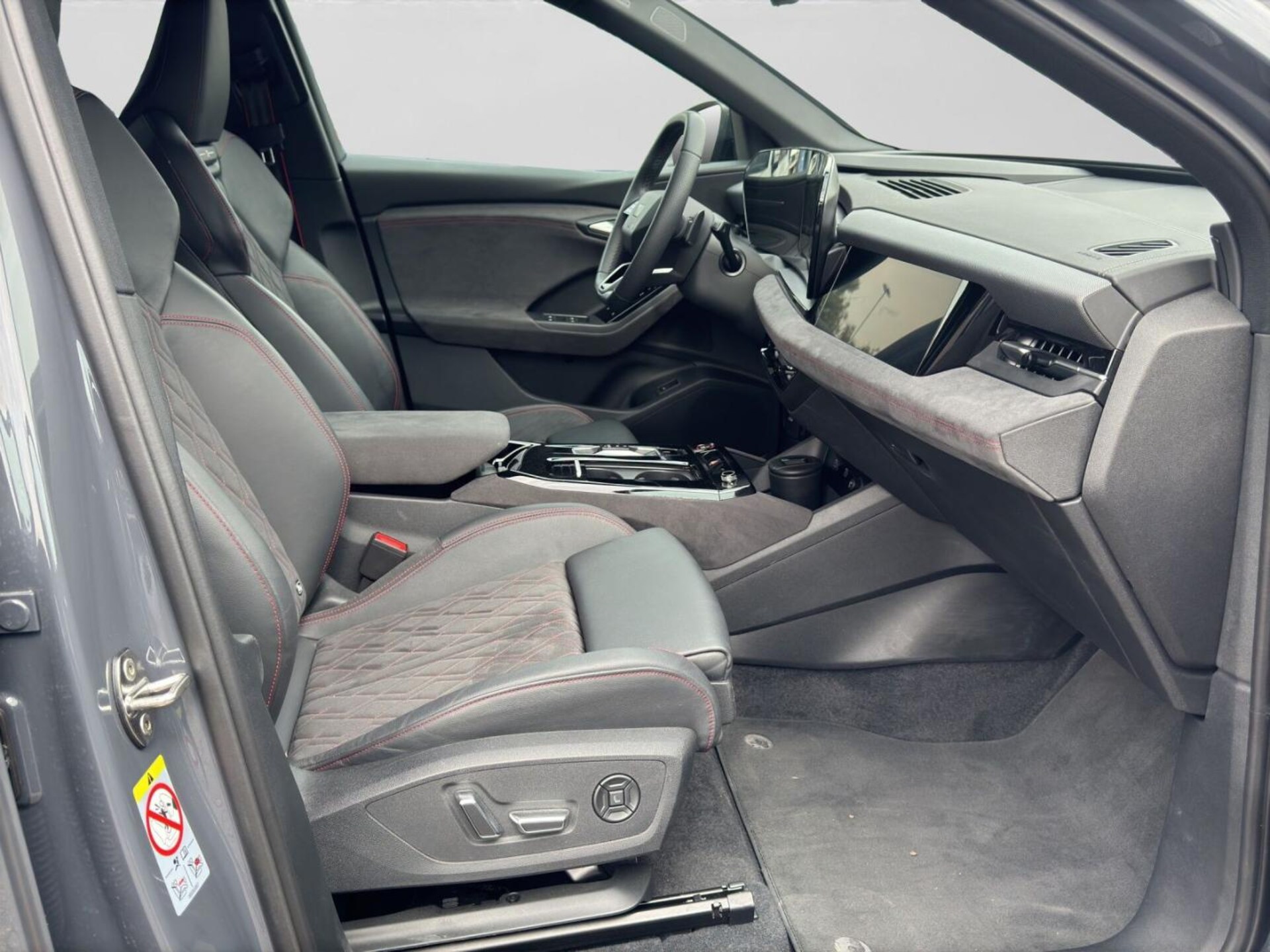 Audi SQ6 SUV e-tron