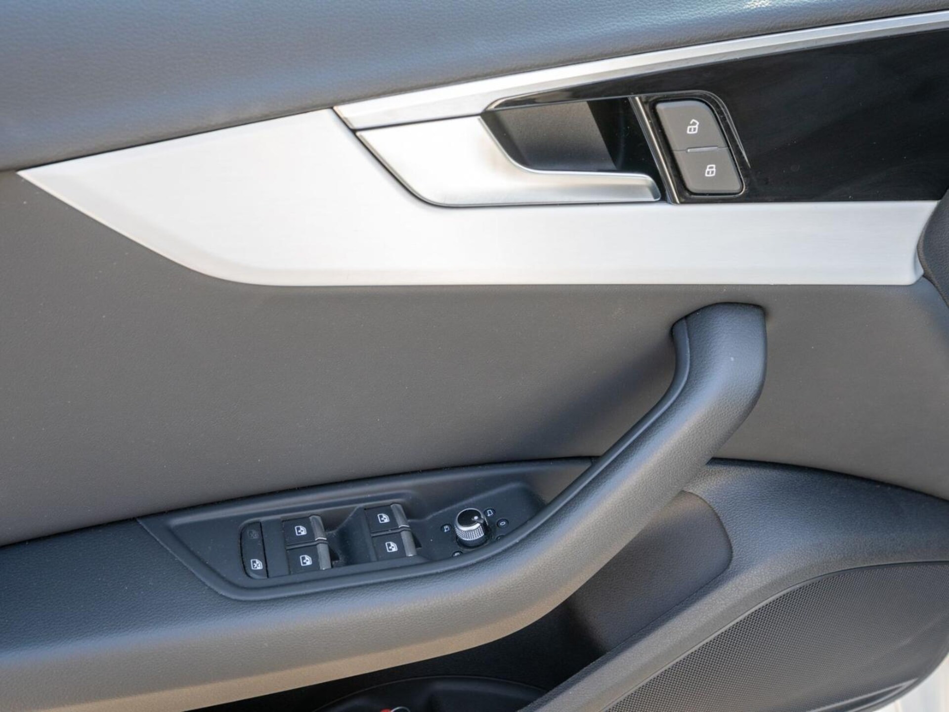 Audi A4 Avant S line