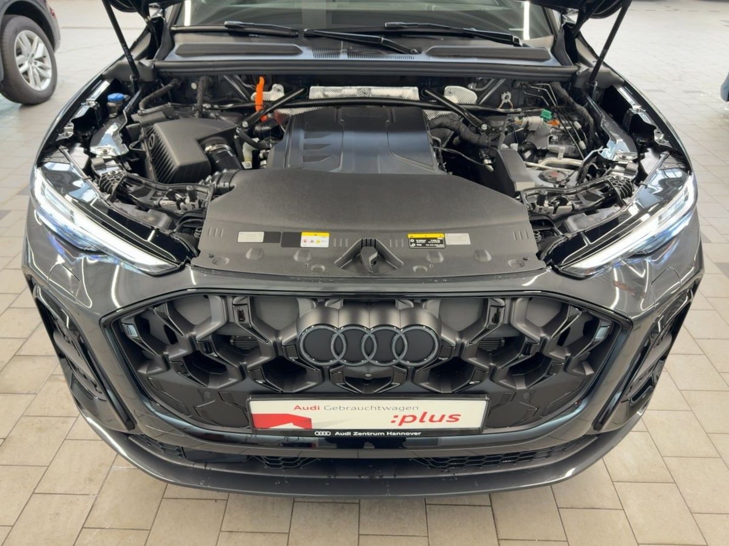 Bild über Audi Q5 SUV e-hybrid e-hybrid quattro 220 kW S tronic - für weitere Informationen kontaktieren Sie den Audi Partner