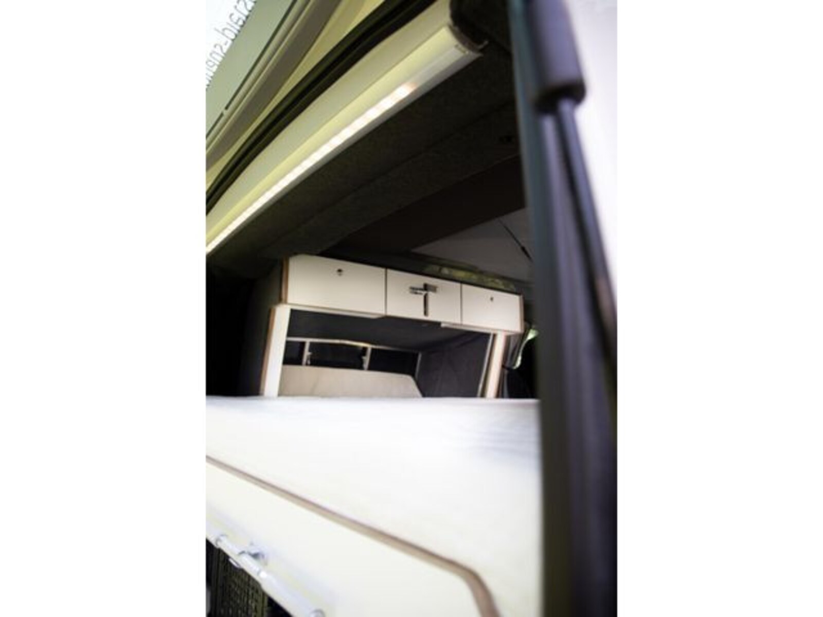 Volkswagen T6.1 Transporter Kombi langer Radstand – Bild 7