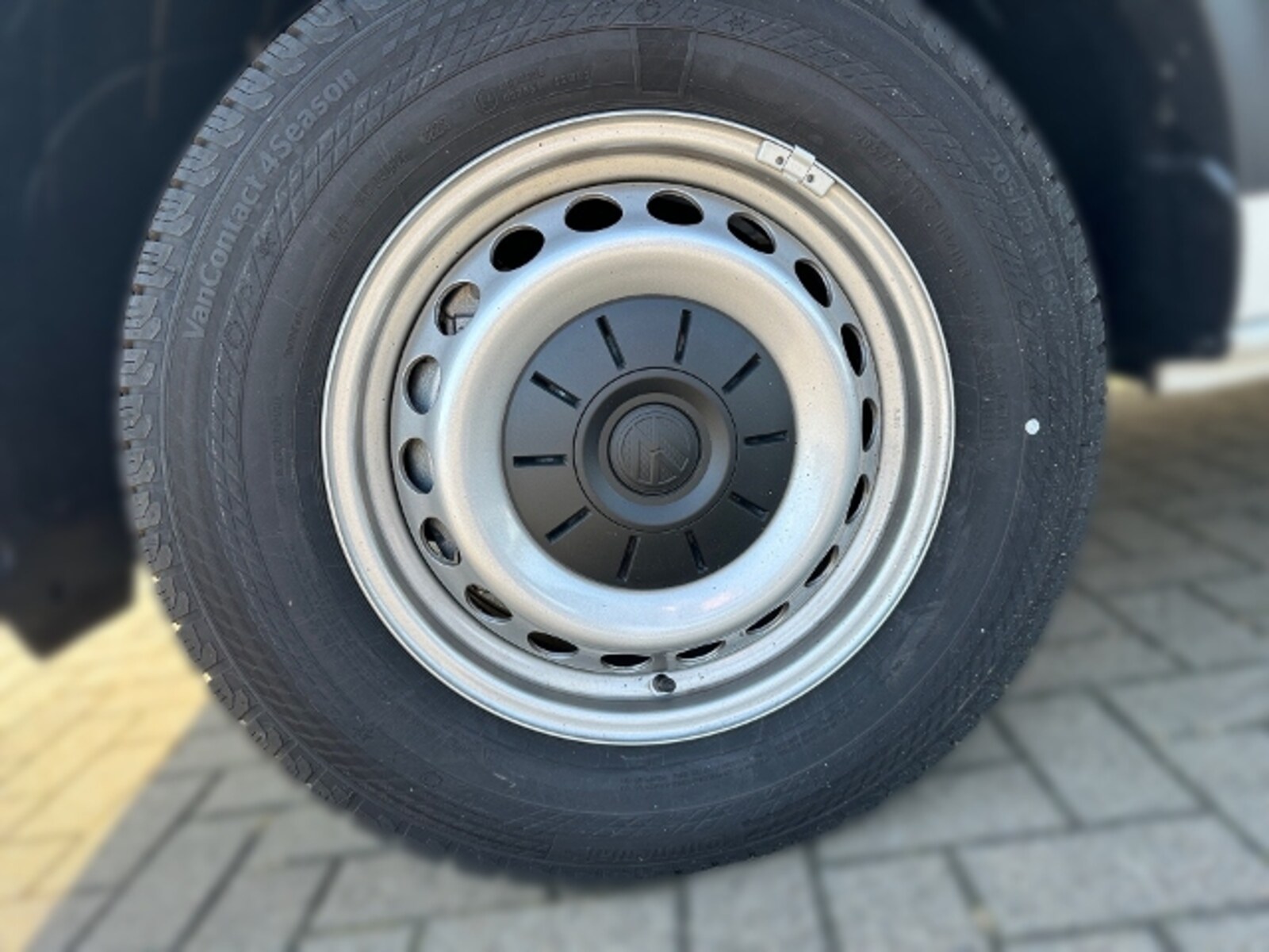Volkswagen Crafter Kasten mittlerer Radstand – Bild 8