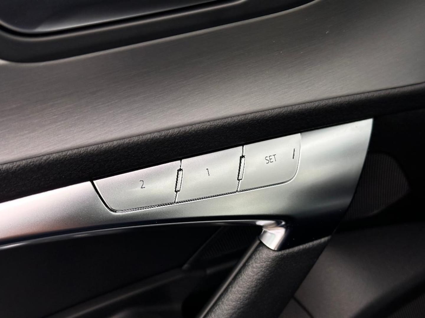 Bild über Audi S6 Avant TDI quattro tiptronic - für weitere Informationen kontaktieren Sie den Audi Partner