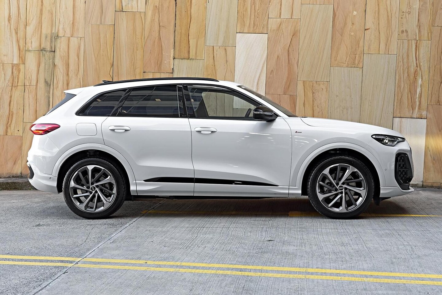 Image about Audi Q5 SUV TFSI 150 kW