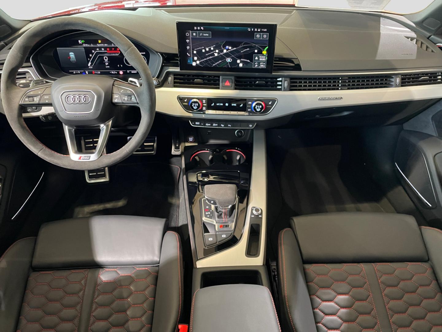Image about Audi RS 4 Avant TFSI quattro tiptronic