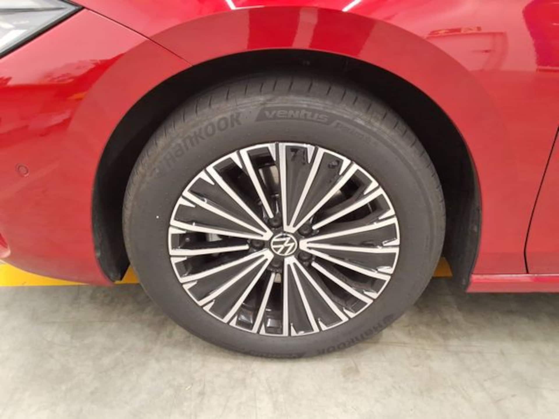 Volkswagen Passat Elegance