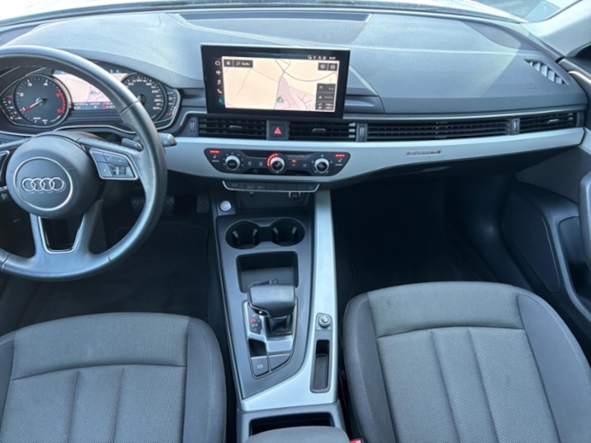 Audi A4 Avant S line