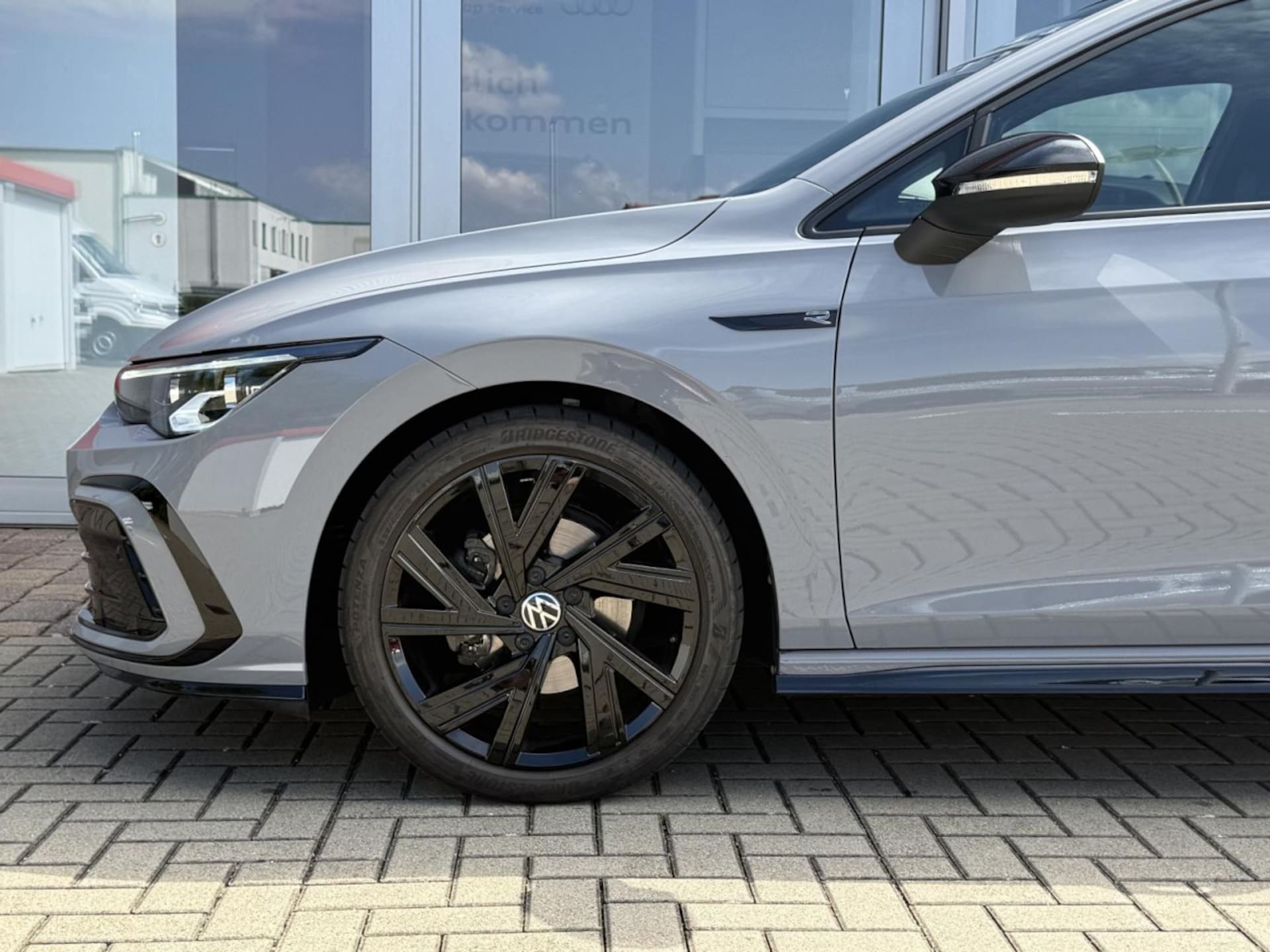 Volkswagen Golf R-Line