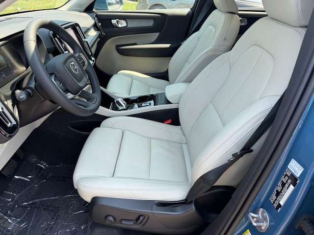 2024 Volvo XC40