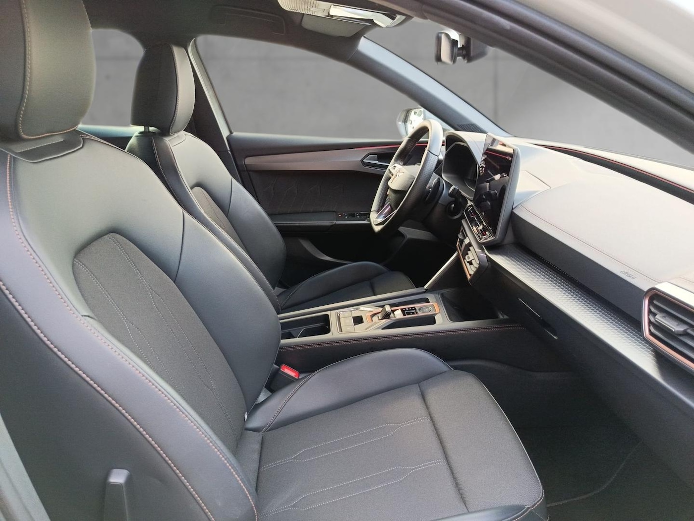 CUPRA Leon León 1.5 eTSI DSG 110 kW (150 CV) — photo 5