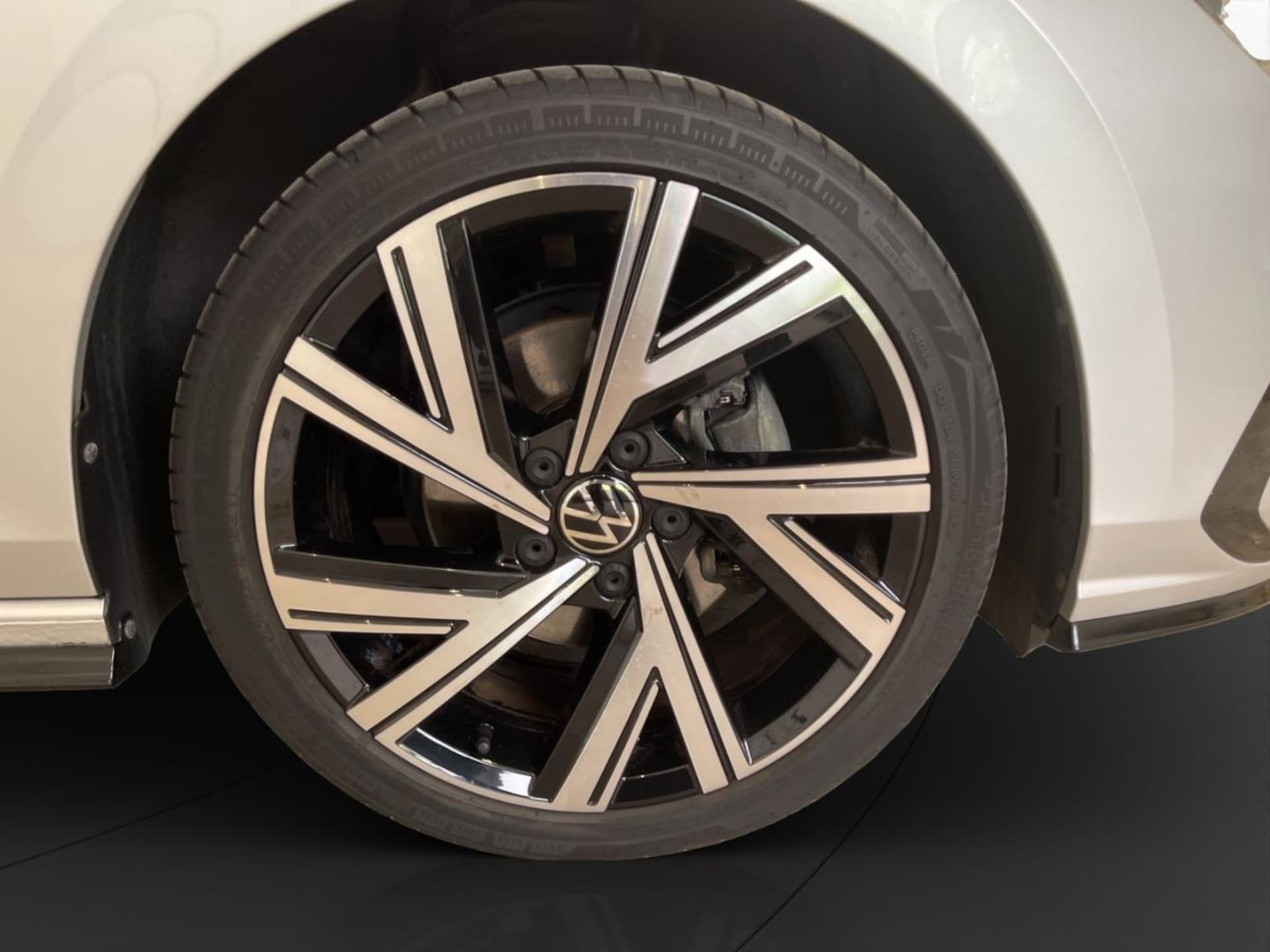 Volkswagen Golf R-Line