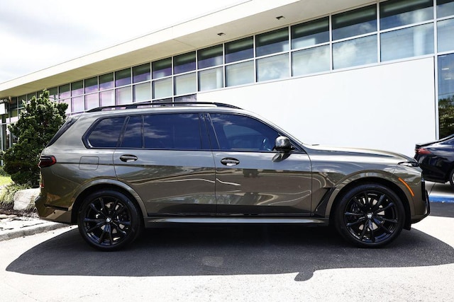 2025 BMW X7