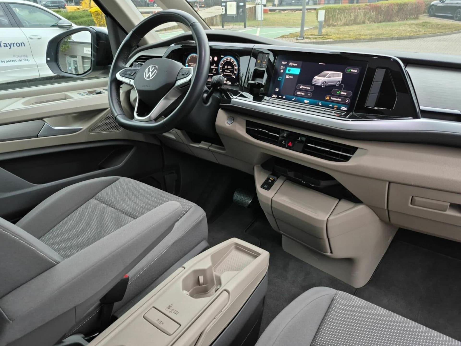 Volkswagen Multivan długi rozstaw osi Life