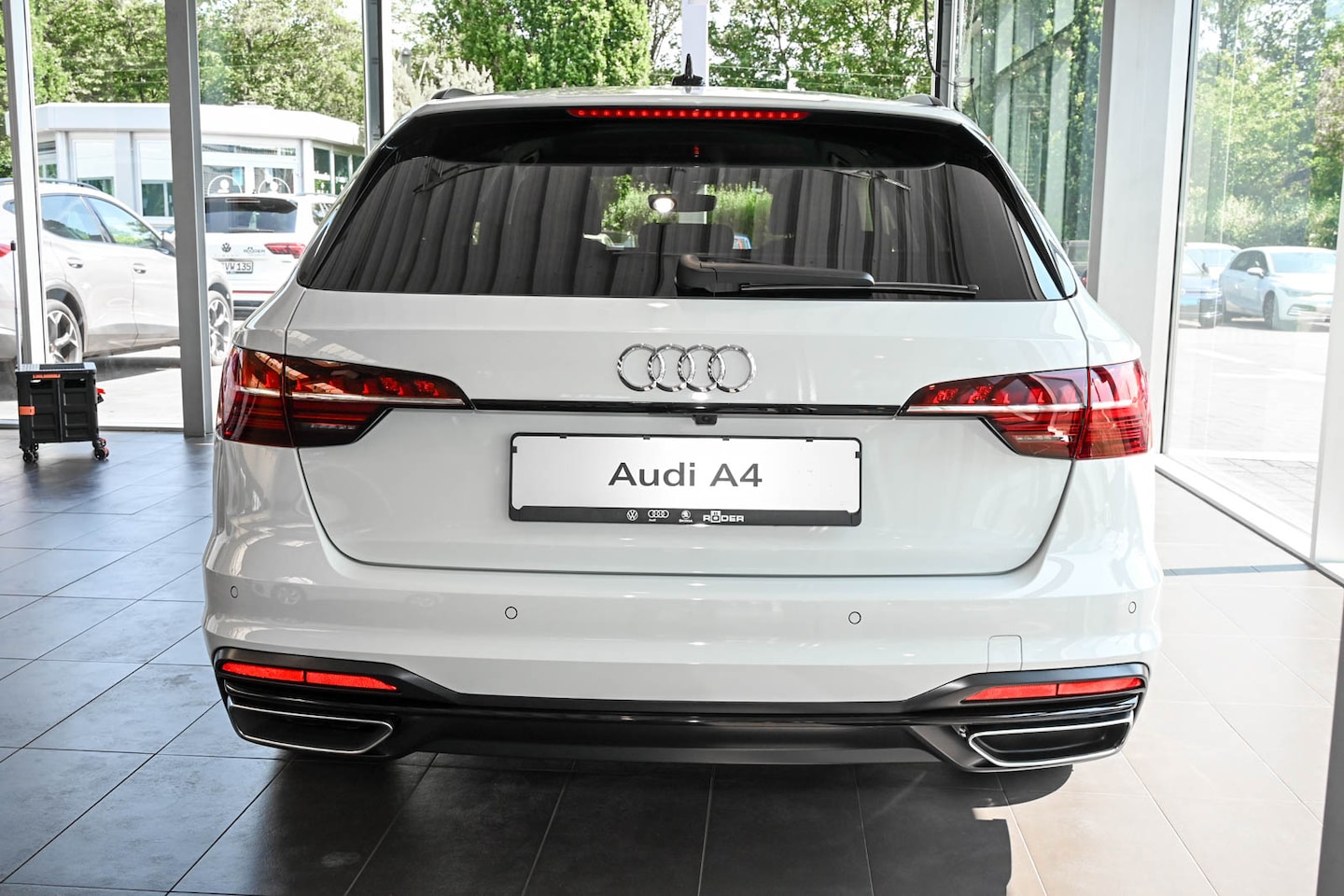 Bild über Audi A4 Avant advanced 40 TDI S tronic - für weitere Informationen kontaktieren Sie den Audi Partner