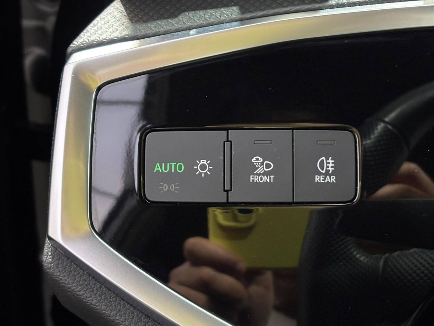 Image about Audi Q3 Sportback TFSI e S line 45 TFSI e 180 kW (245 ch) S tronic