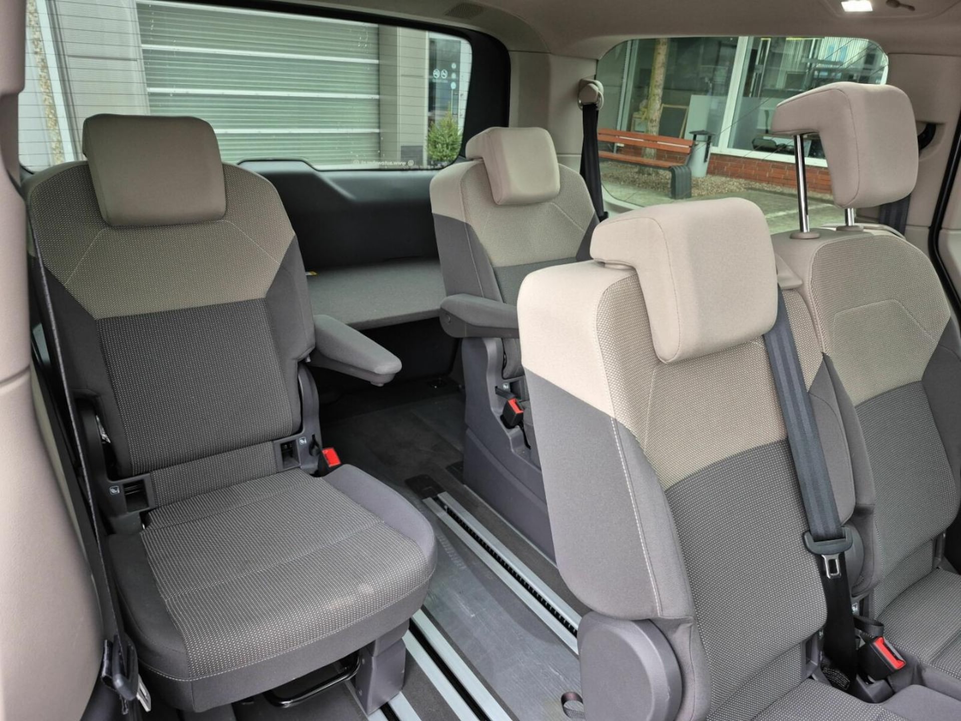 Volkswagen Multivan długi rozstaw osi Life