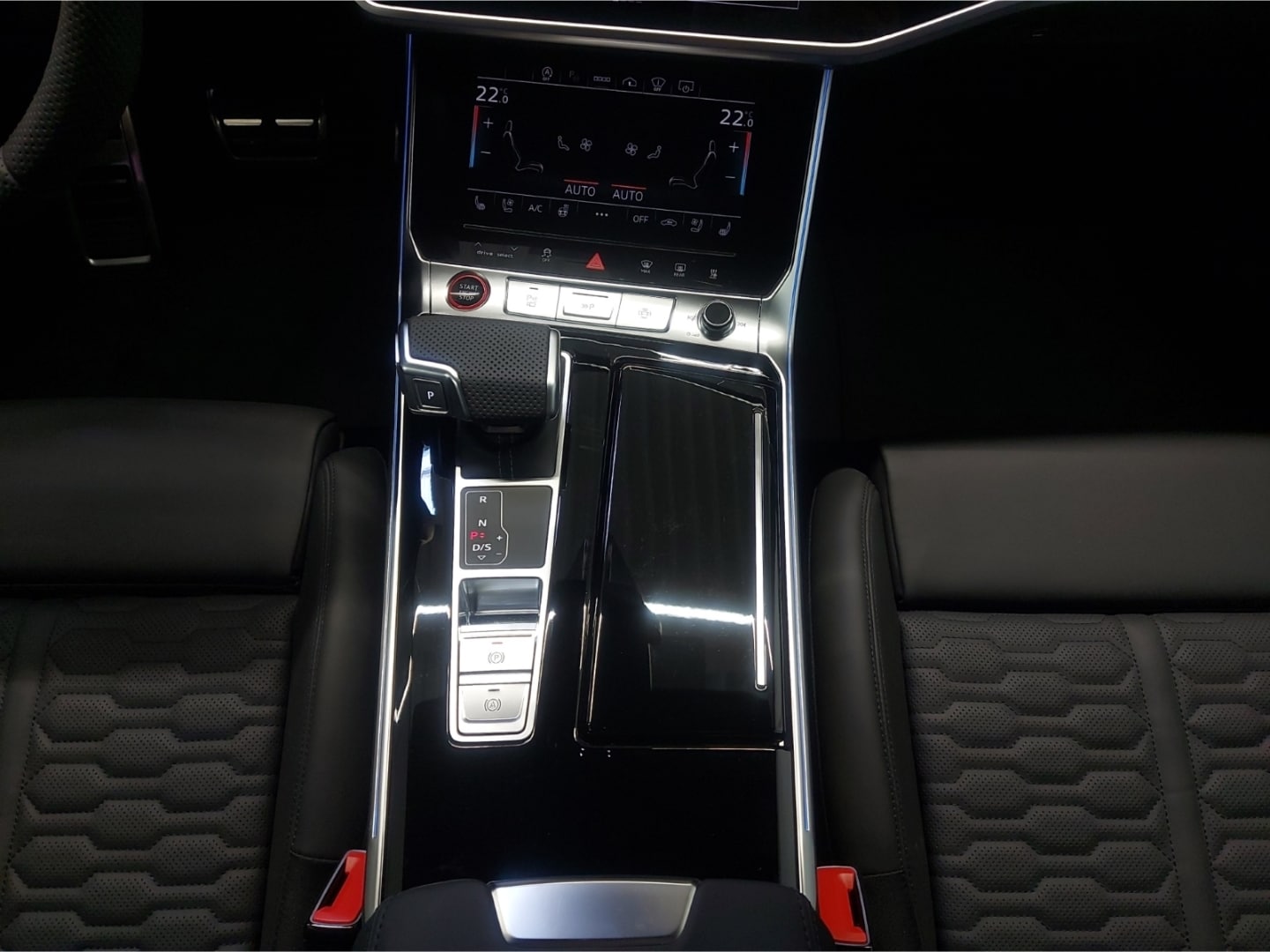 Bild über Audi RS 6 Avant TFSI quattro tiptronic - für weitere Informationen kontaktieren Sie den Audi Partner