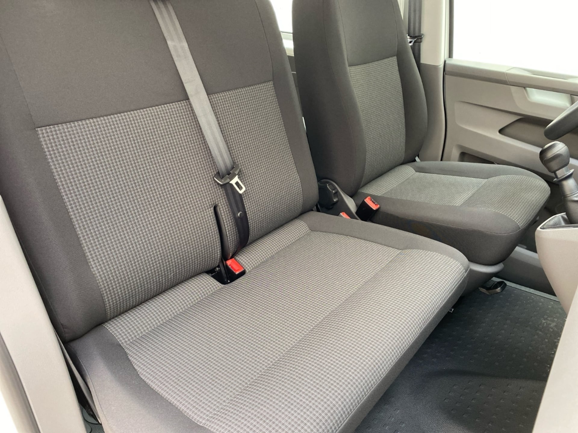 Volkswagen T6.1 Transporter Kombi langer Radstand