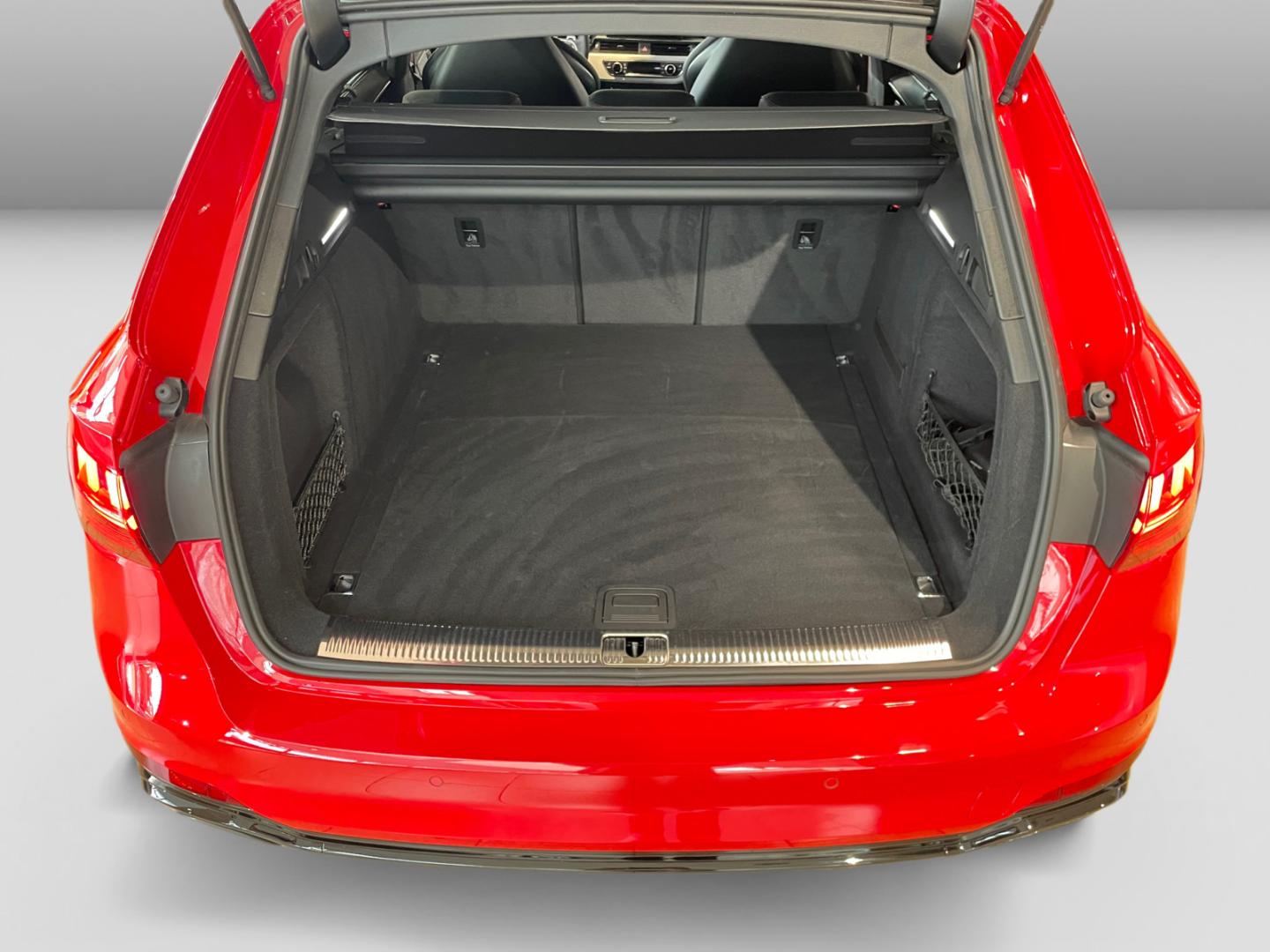 Image about Audi RS 4 Avant TFSI quattro tiptronic