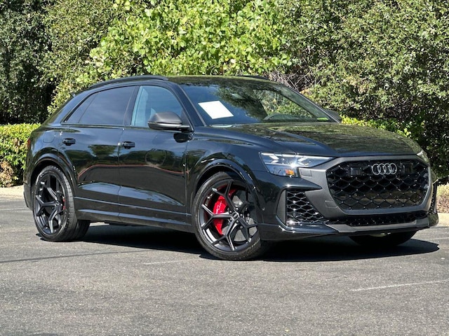 2025 Audi RS Q8 SUV performance