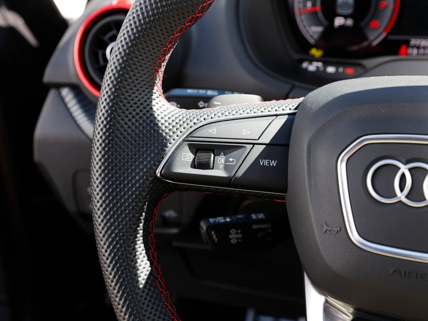 Bild über Audi Q2 S line 35 TFSI S tronic - für weitere Informationen kontaktieren Sie den Audi Partner