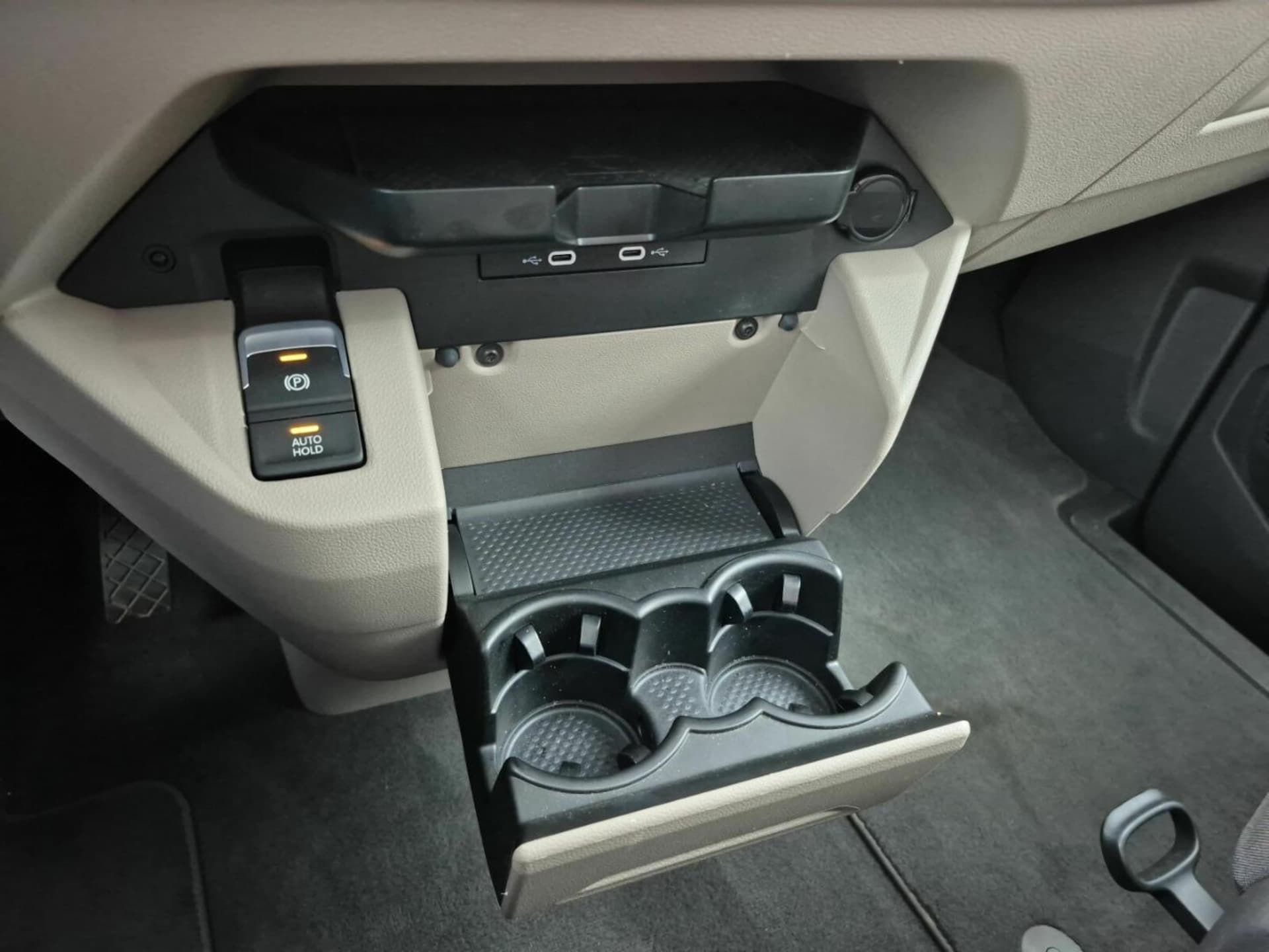 Volkswagen Multivan długi rozstaw osi Life