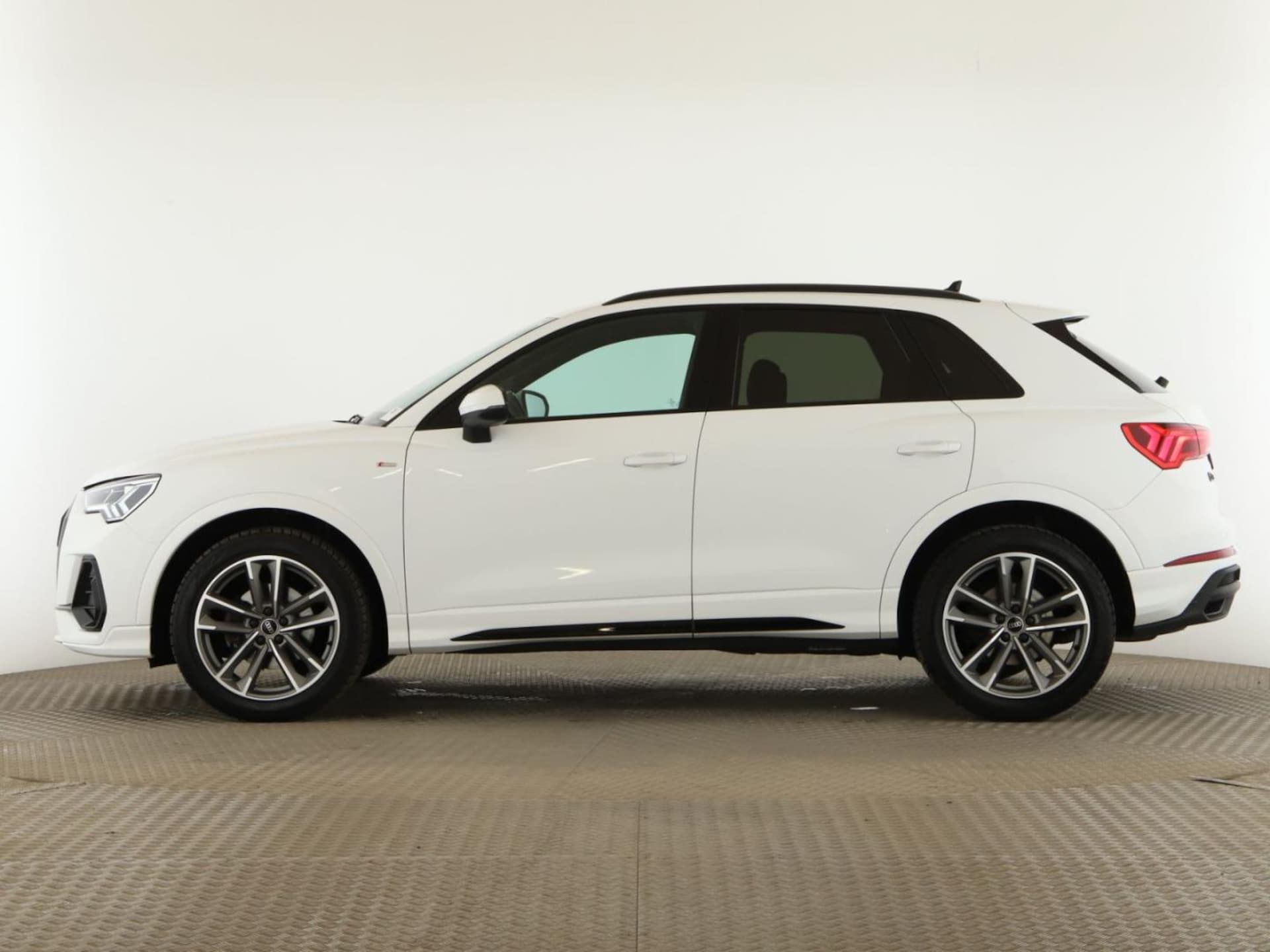 Audi Q3 SUV S line