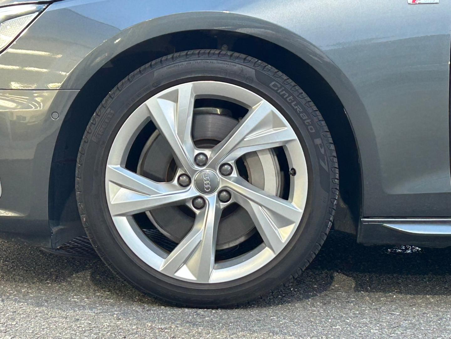 Audi A4 Sedan