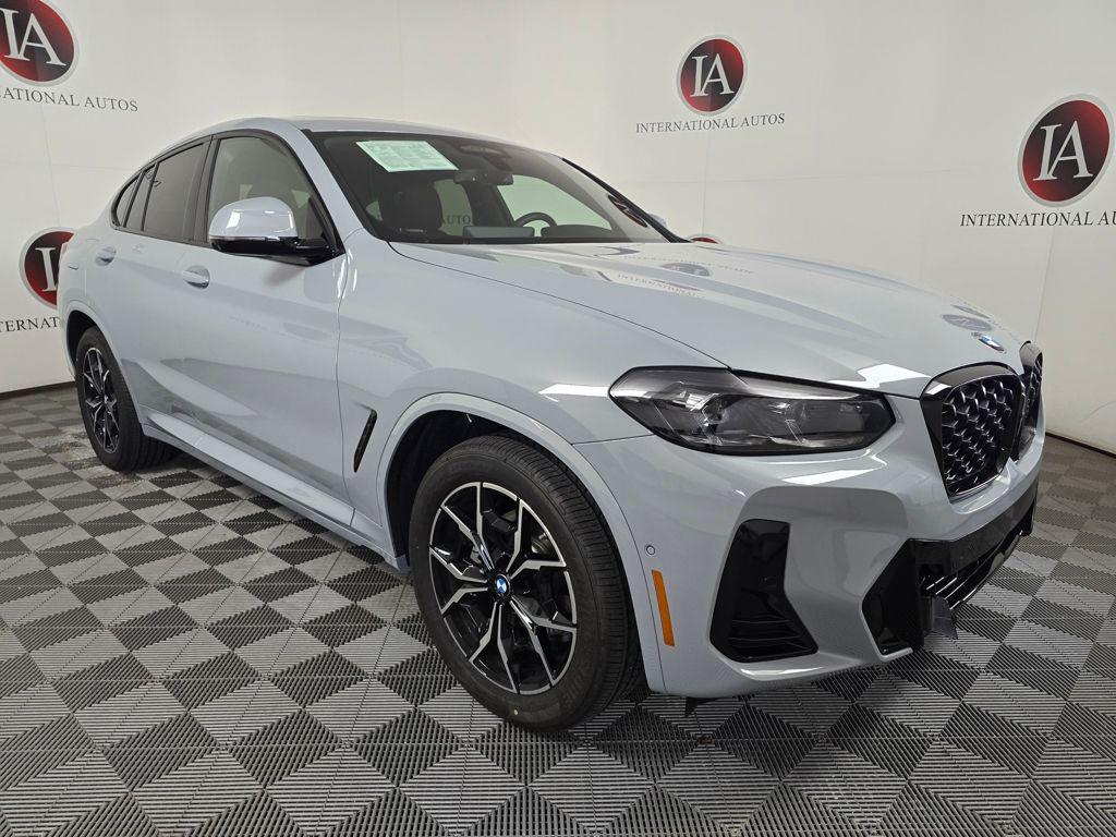 2023 BMW X4 xDrive30i's photo