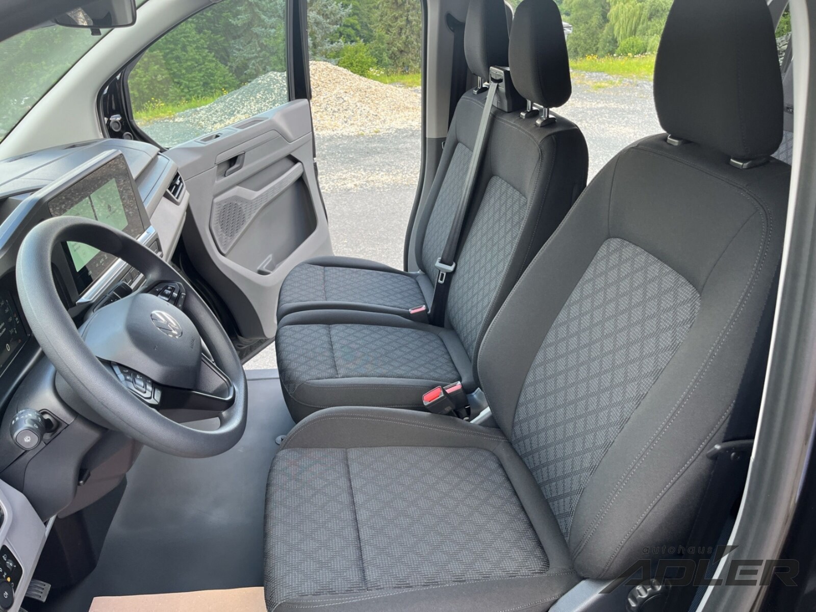 Volkswagen Transporter Kombi langer Radstand – Bild 8