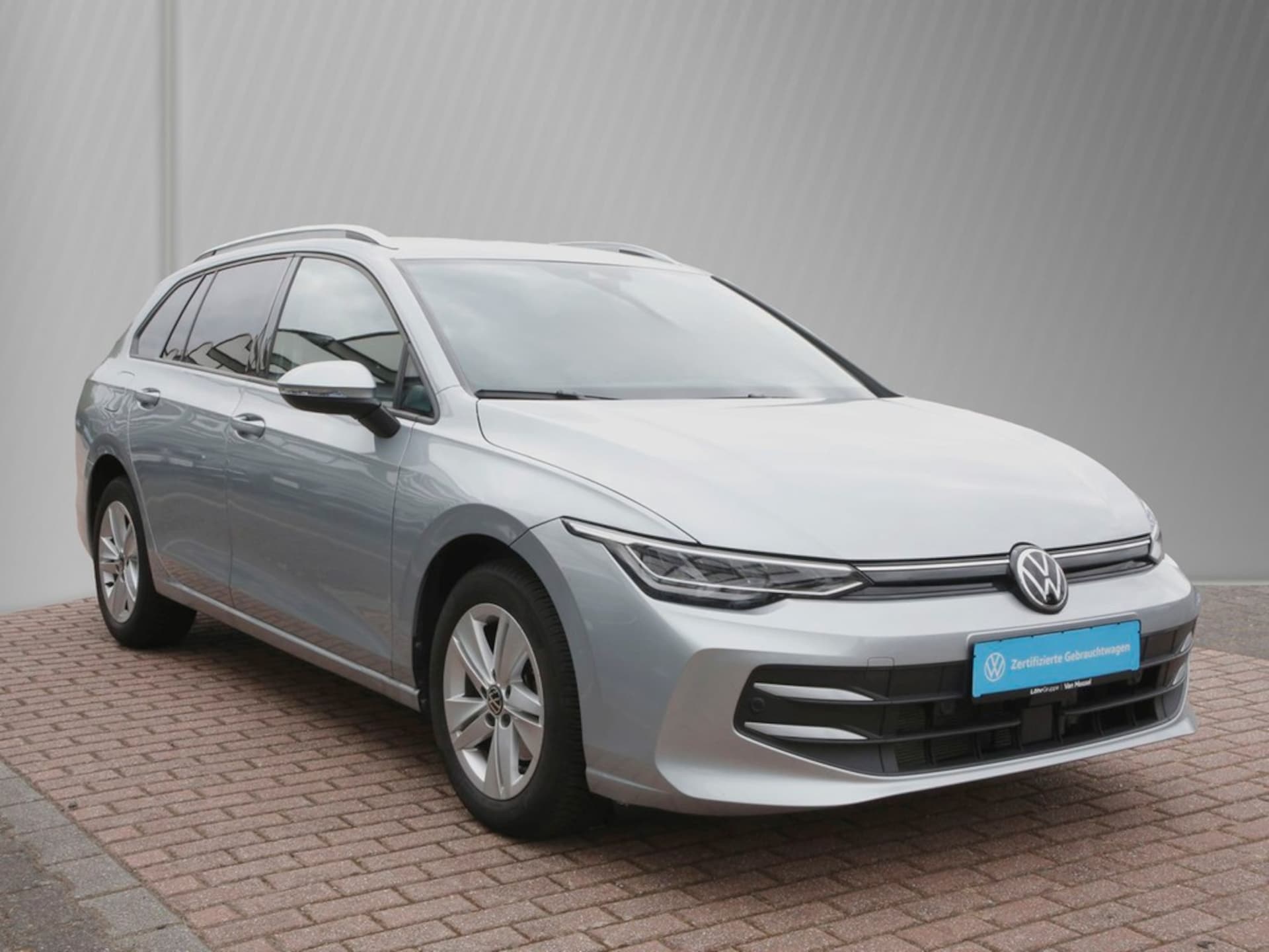 Volkswagen Golf Variant Life