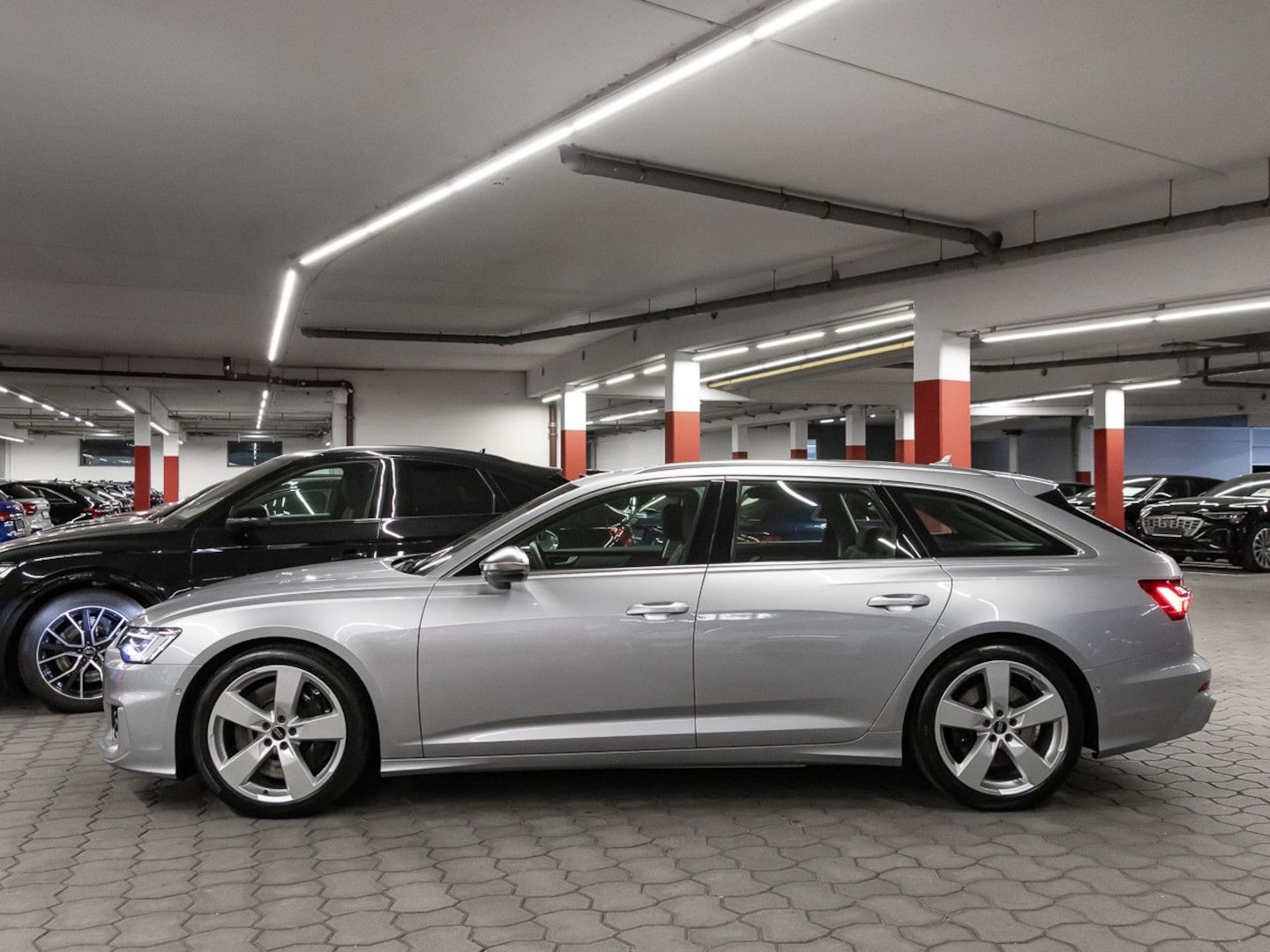 Bild über Audi S6 Avant S6 Avant TDI 253(344) kW(PS) tiptronic - für weitere Informationen kontaktieren Sie den Audi Partner