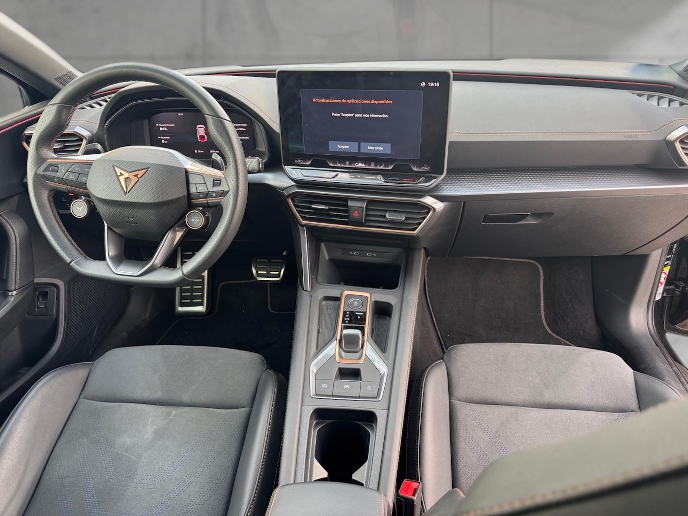 CUPRA Leon Sportstourer 1.5 eTSI DSG 110 kW (150 CV) — photo 4