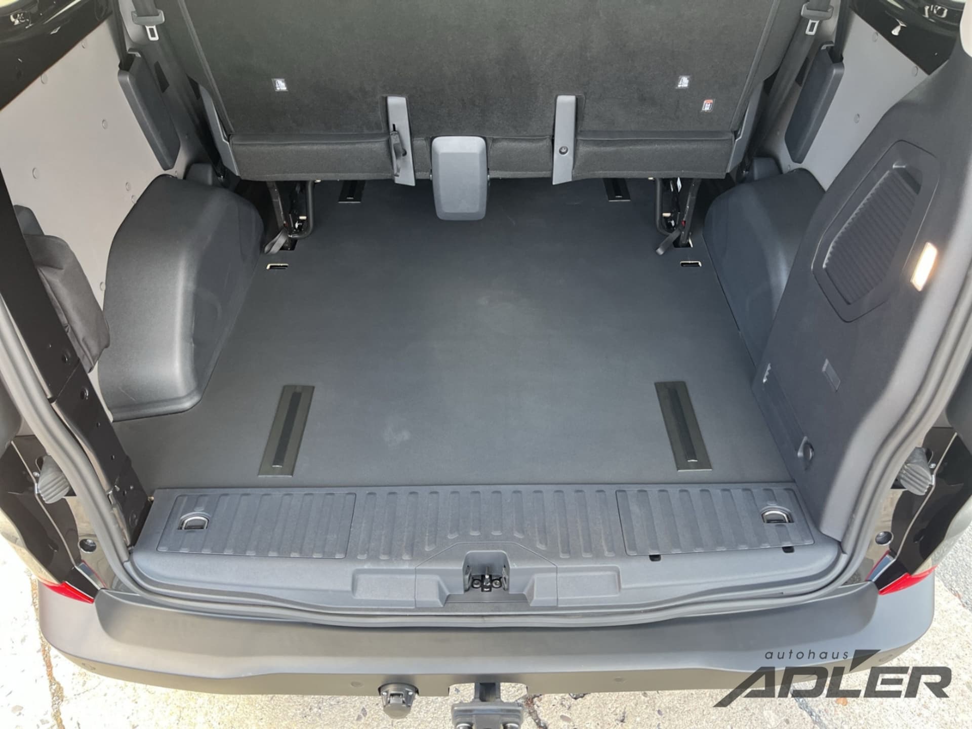 Volkswagen Transporter Kombi langer Radstand