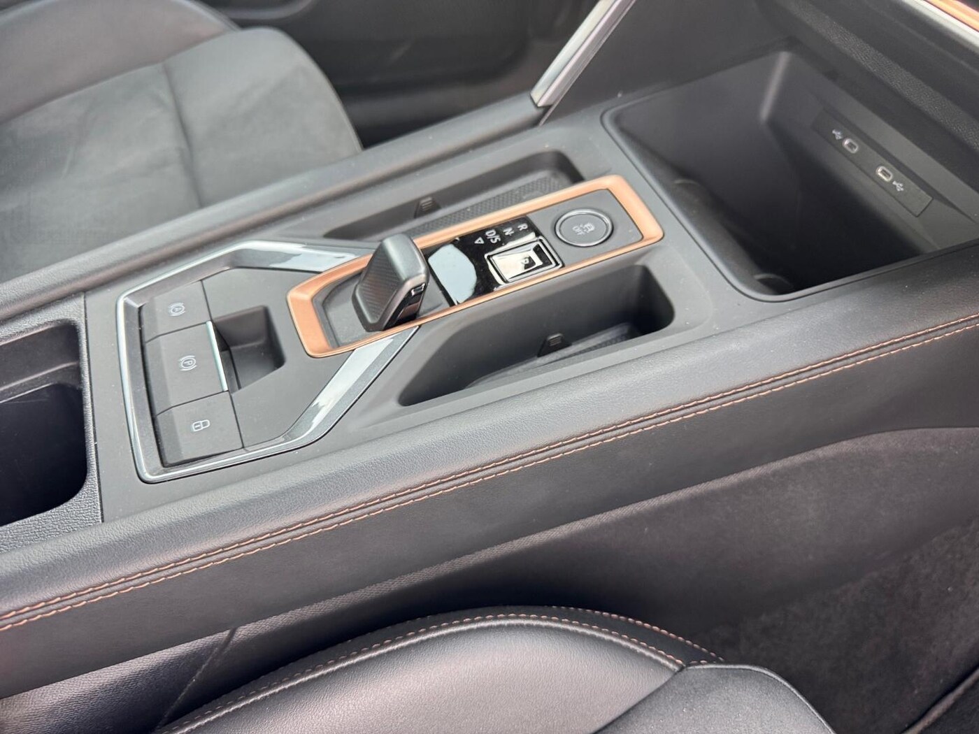CUPRA Leon Sportstourer 1.5 eTSI DSG 110 kW (150 CV) — photo 14