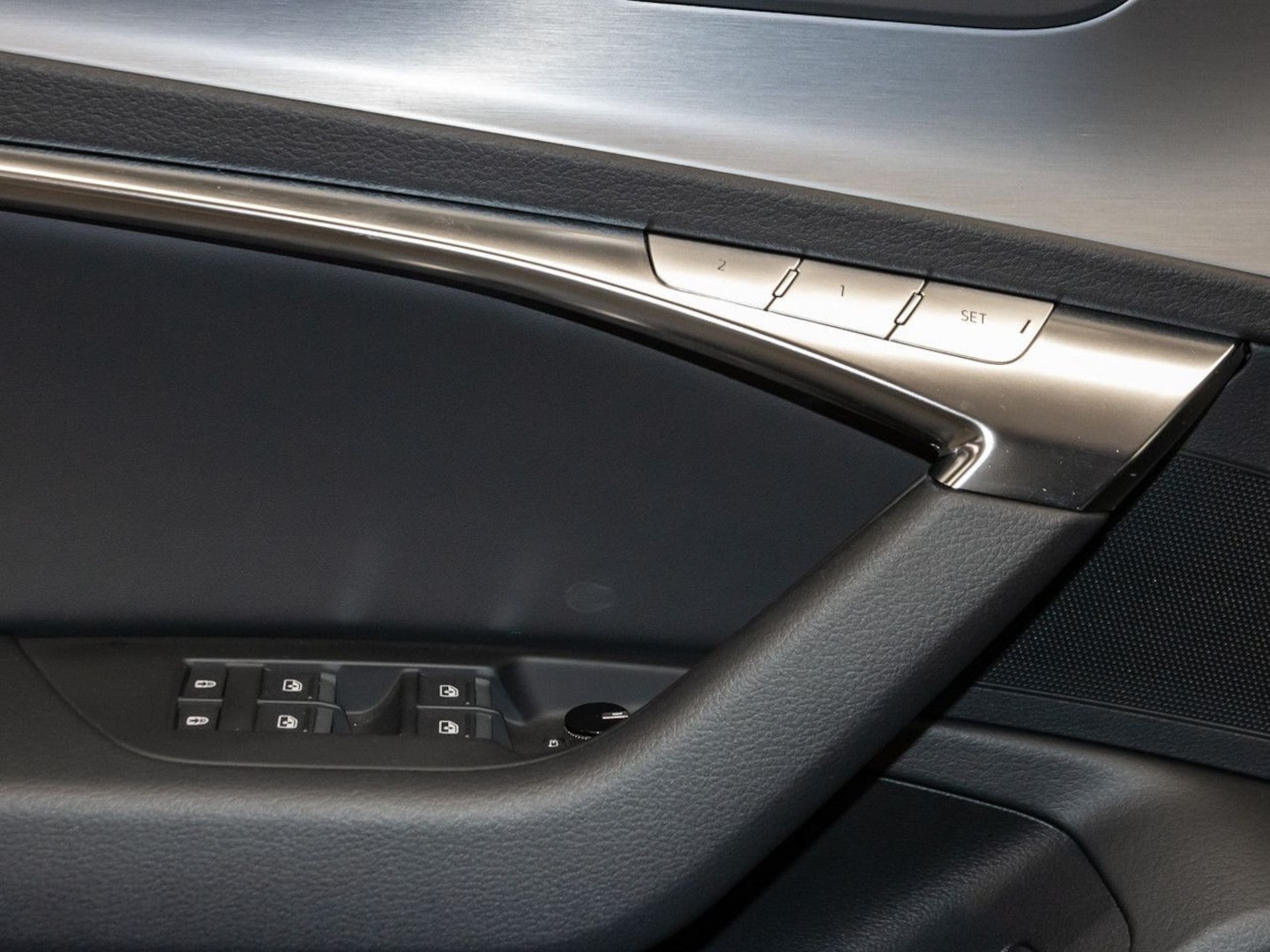 Bild über Audi S6 Avant S6 Avant TDI 253(344) kW(PS) tiptronic - für weitere Informationen kontaktieren Sie den Audi Partner