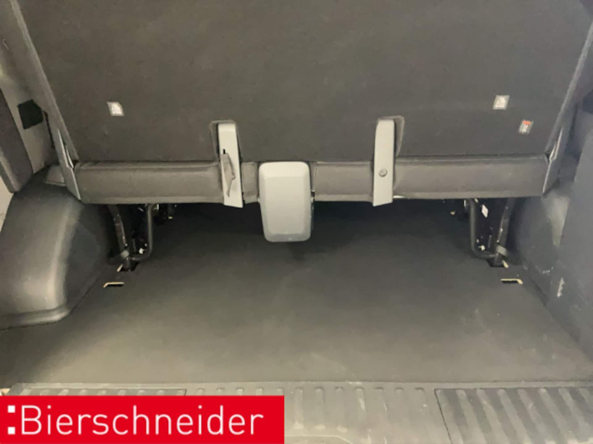 Volkswagen Transporter Kombi kurzer Radstand