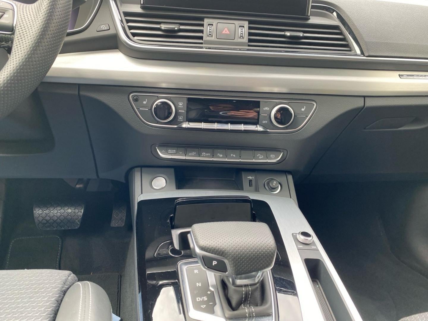 Bild über Audi Q5 Sportback TFSI e S line business 50 TFSI e quattro S tronic - für weitere Informationen kontaktieren Sie den Audi Partner
