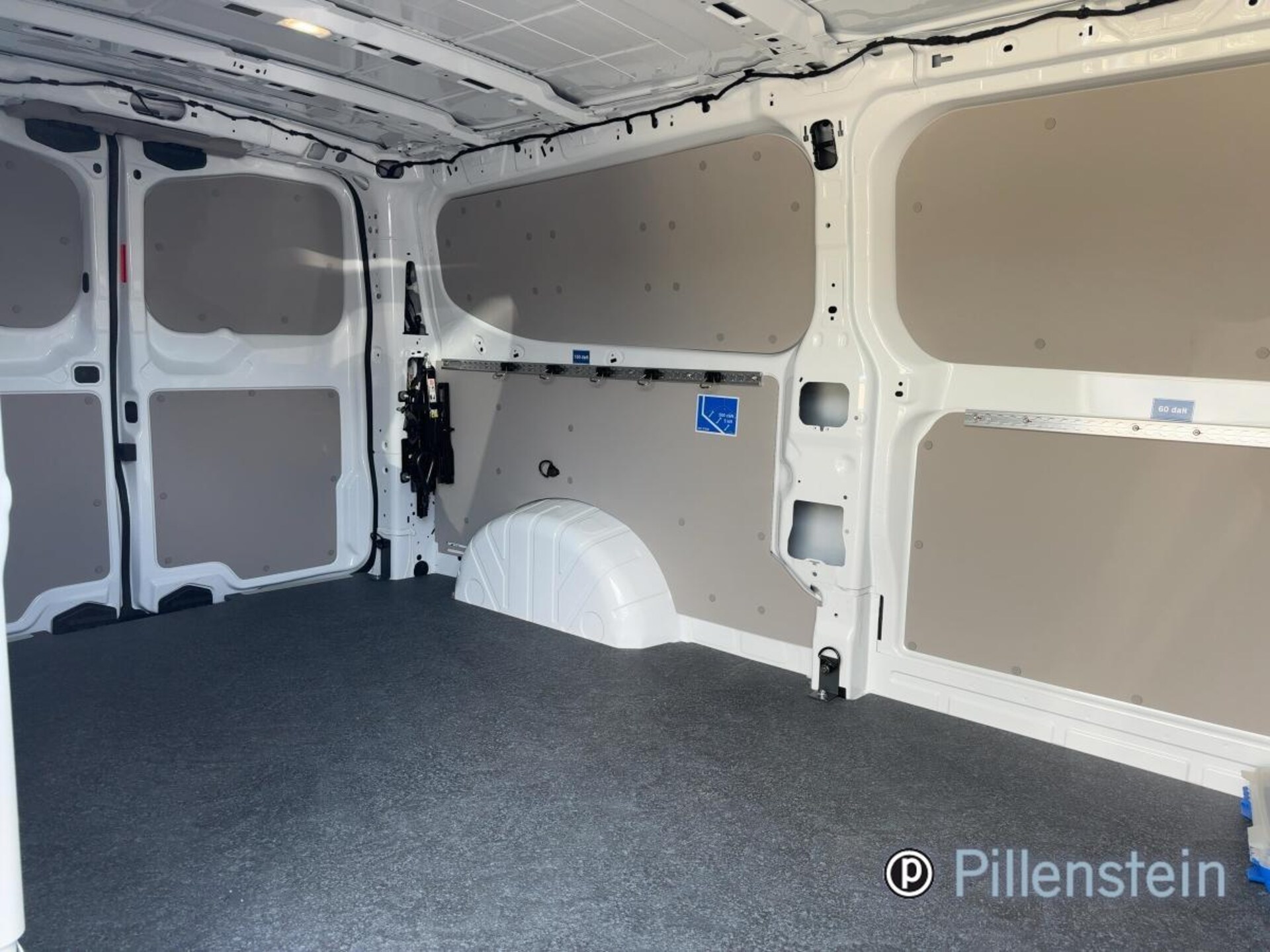 Volkswagen Transporter Kasten langer Radstand