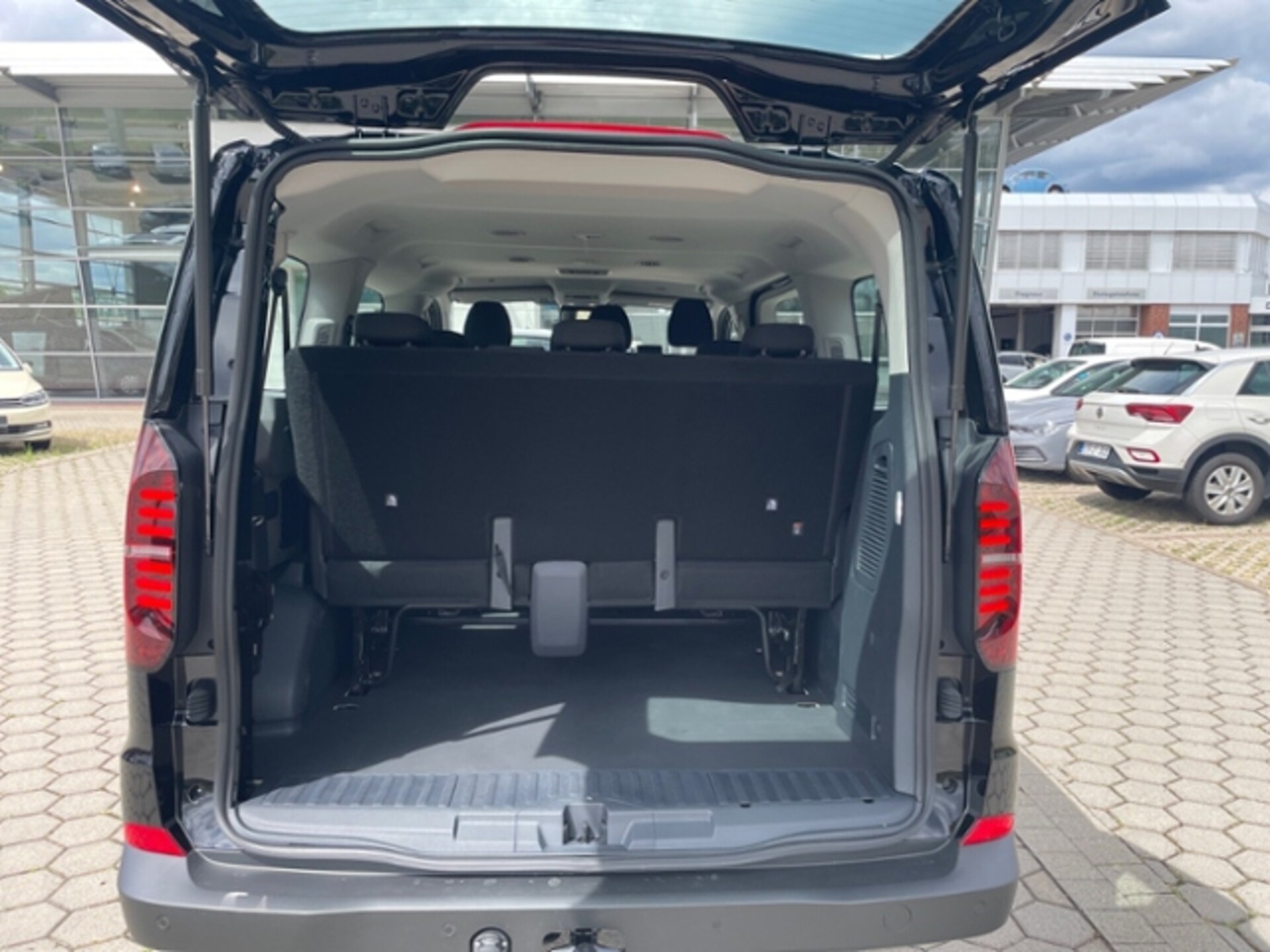 Volkswagen Transporter Kombi kurzer Radstand