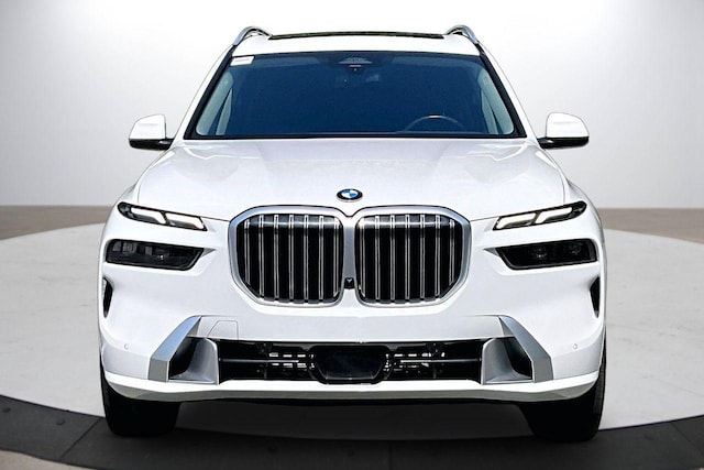 2023 BMW X7