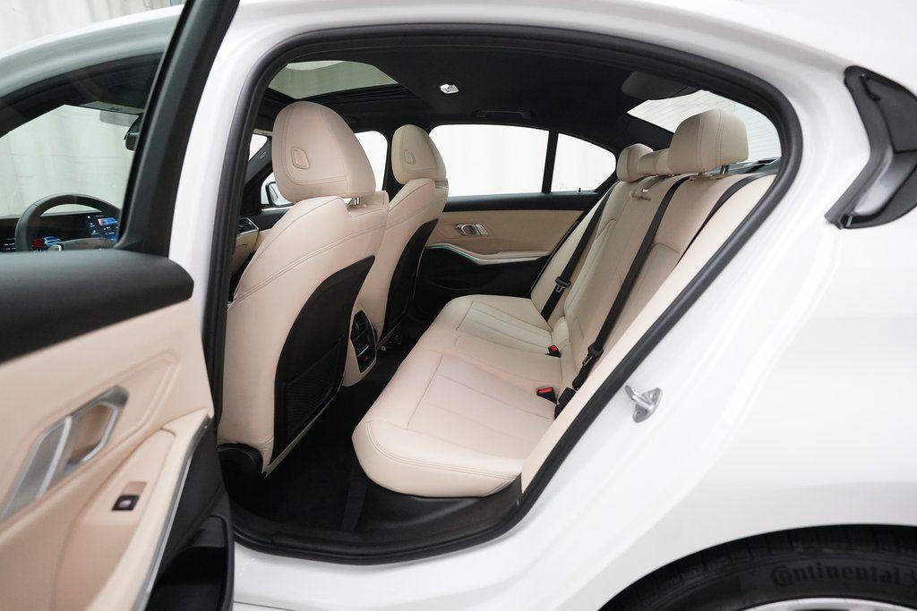 2023 BMW 3 Series 330e - Photo 15