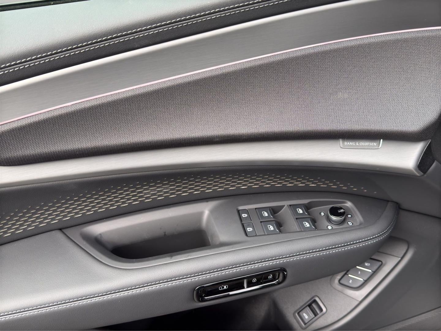 Bild über Audi Q7 SUV TDI quattro 220 kW tiptronic - für weitere Informationen kontaktieren Sie den Audi Partner