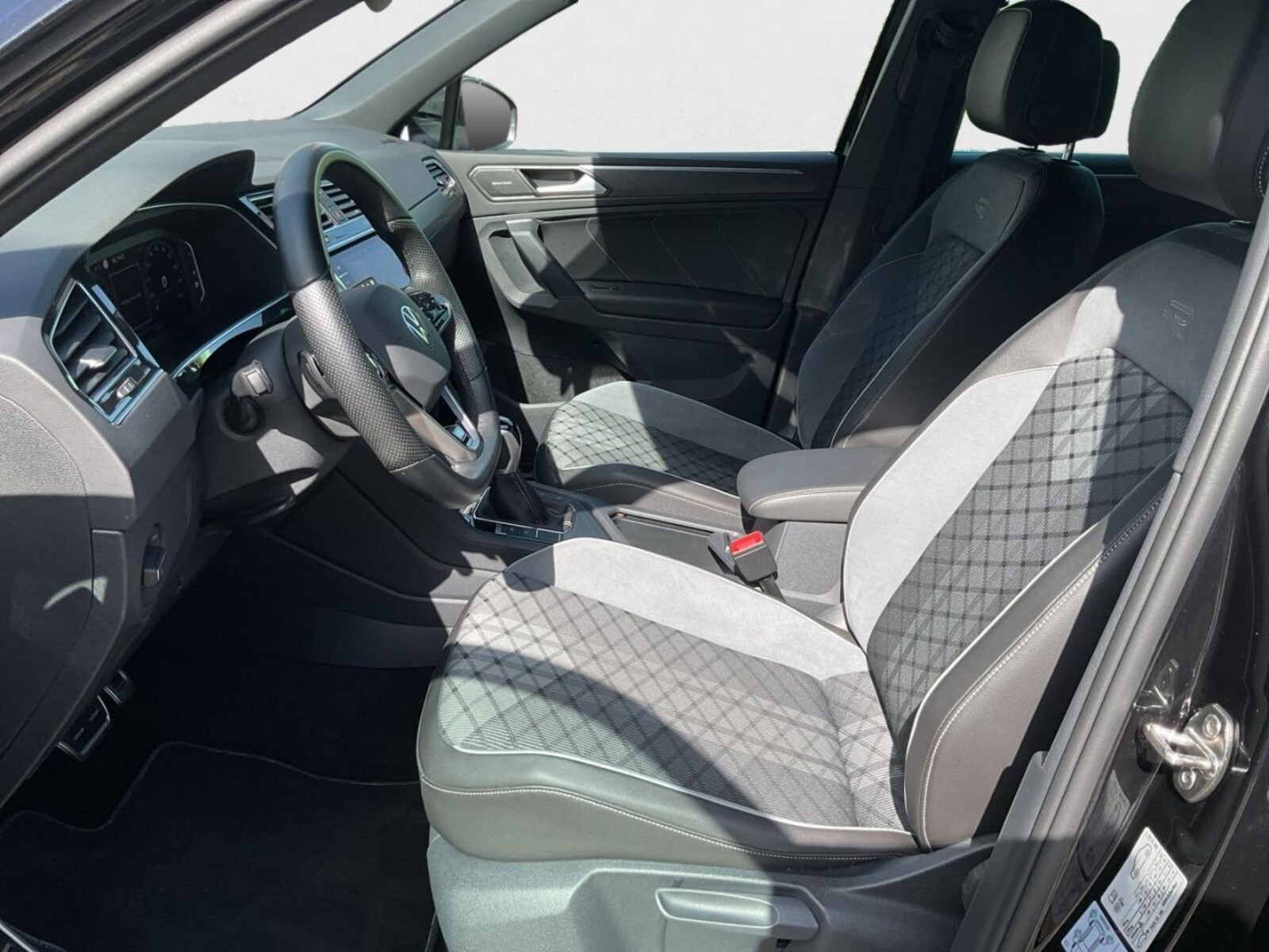 Volkswagen Tiguan – Bild 10