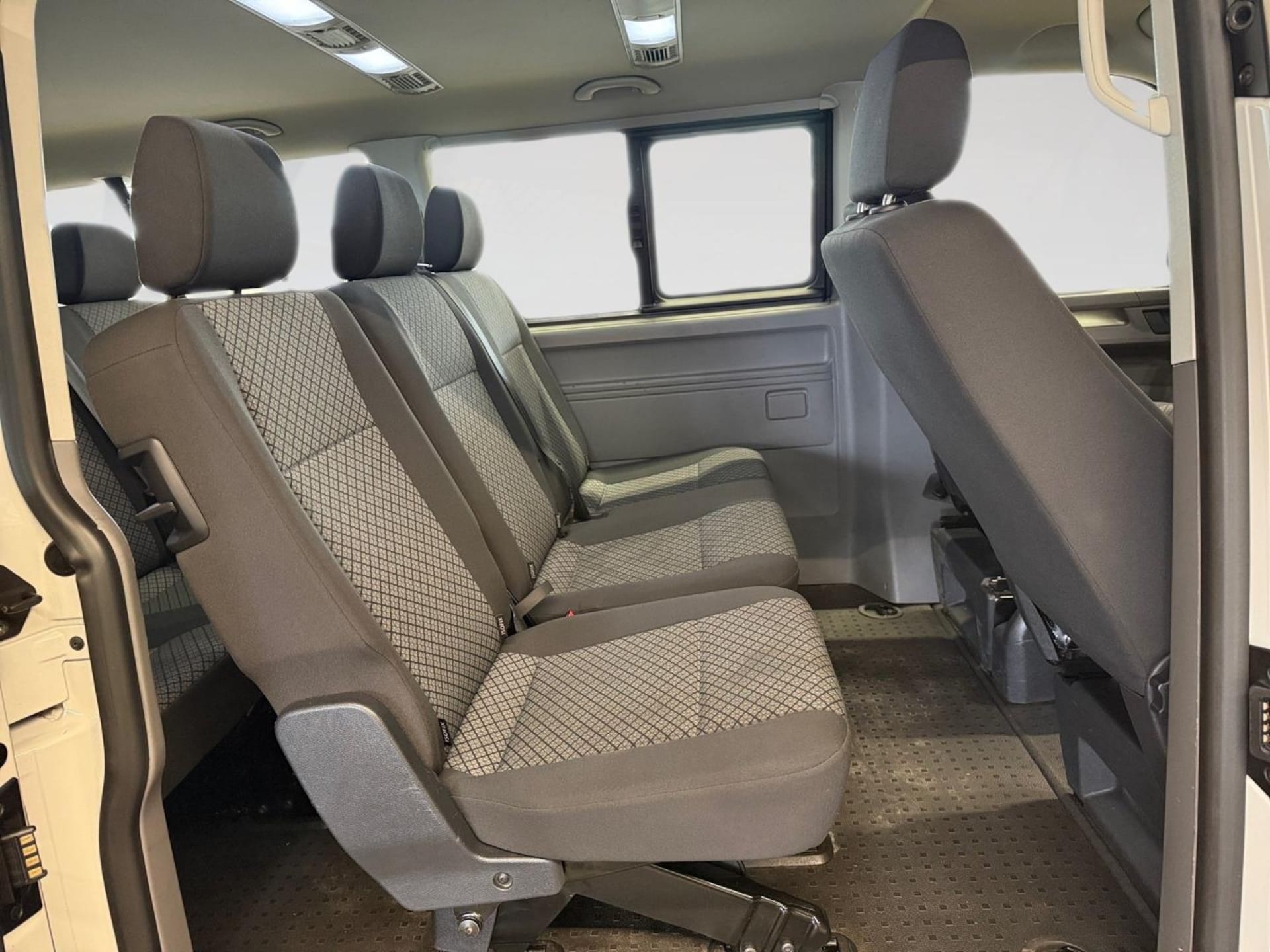 Volkswagen T6.1 Caravelle langer Radstand Trendline