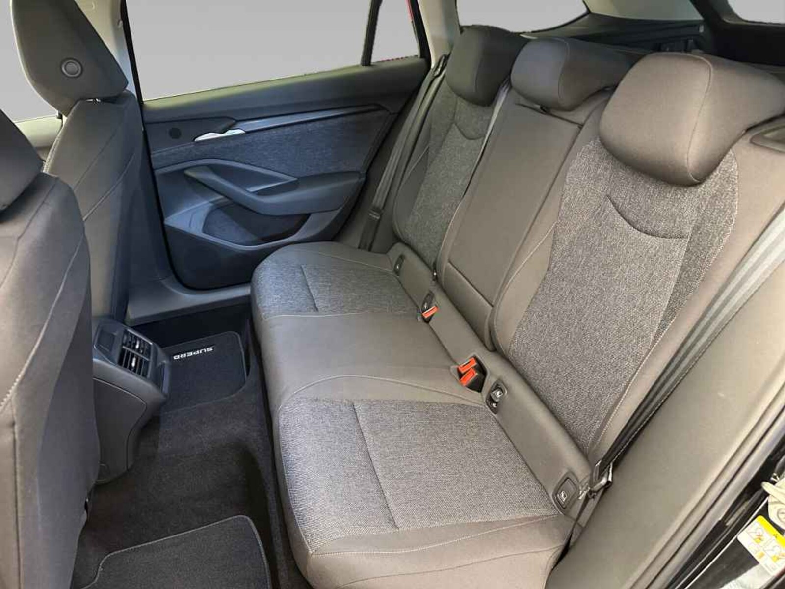 Škoda Superb Combi – Bild 12