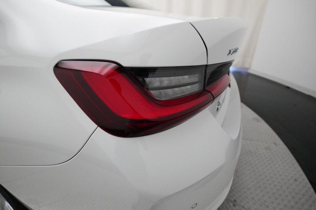 2023 BMW 3 Series 330e - Photo 32